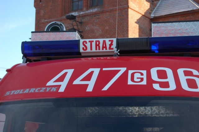 W Sierakowicach doszło do pożaru. Prawdopodobnie na skutek zatrucia tlenkiem węgla i odniesionych poparzeń zginął 25-letni mężczyzna.