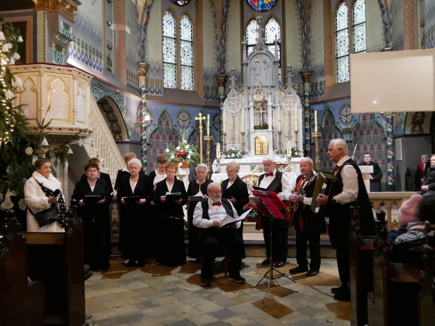 Świąteczny koncert zespołu "Zgoda" w kościele pw. św Wawrzyńca w Kamieńcu