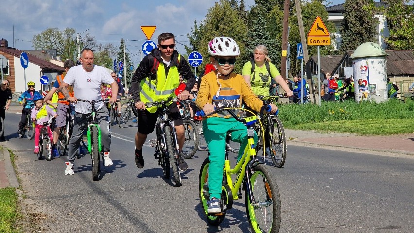 W wycieczce rowerowej zorganizowanej przez OSIR w Piotrkowie...