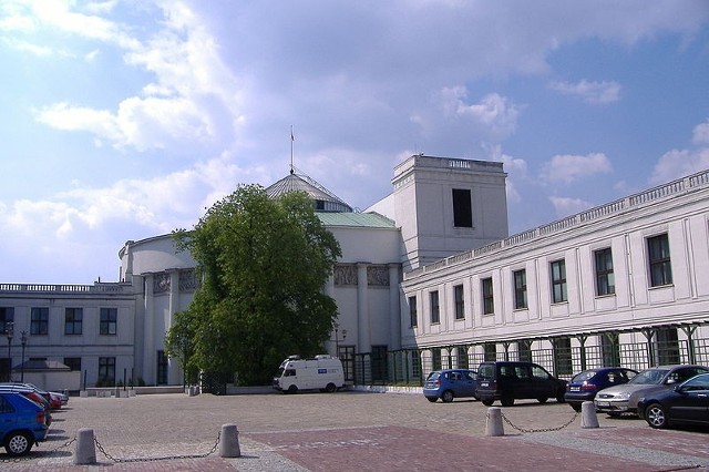 Źródło: http://commons.wikimedia.org/wiki/File:Sejm.JPG