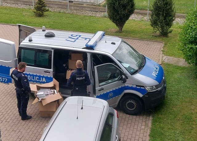 Zduńskowolscy policjanci skonfiskowali kontrabandę wartą blisko 100 tys. zł