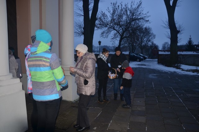 Kolędowanie w Kwilczu. Chcą pomóc Paulinie