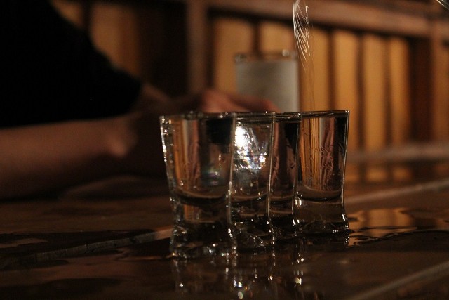 Chełmscy inspektorzy sanepidu zwracają się do mieszkańców miasta i regionu, by nie pić alkoholu z Czech. Zdjęcie ilustracyjne