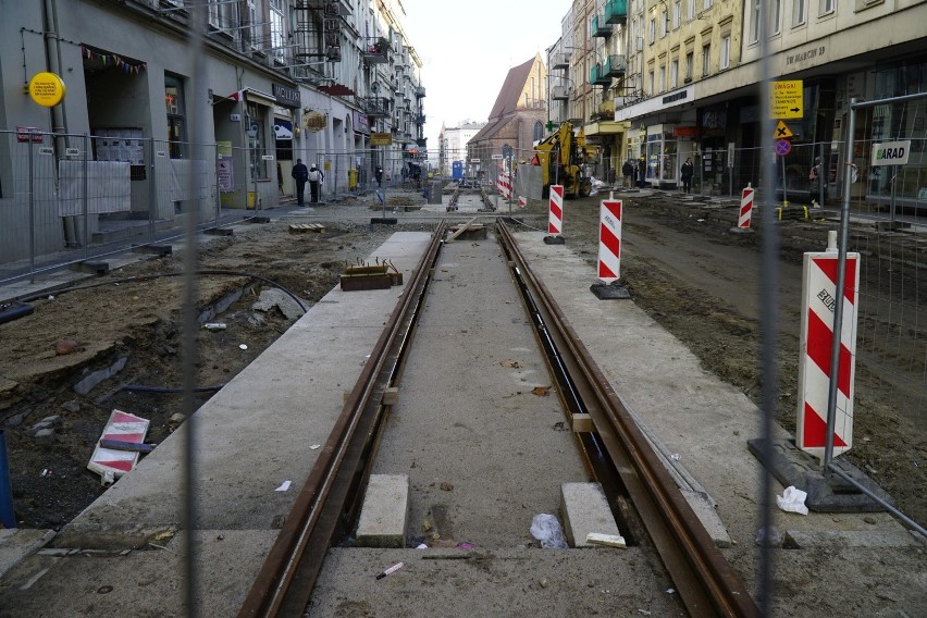 Prace na ul. Św. Marcin trwają, a zmiana organizacji ruchu...