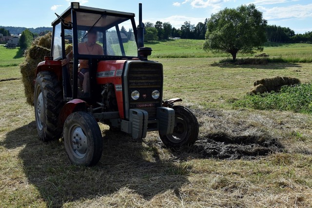 Po ostatnich deszczach zjazd z pola pana Marka to prawdziwy tor przeszkód