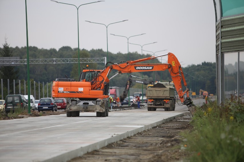 Remonty DK 94 i budowa drogi do terenów inwestycyjnych w...