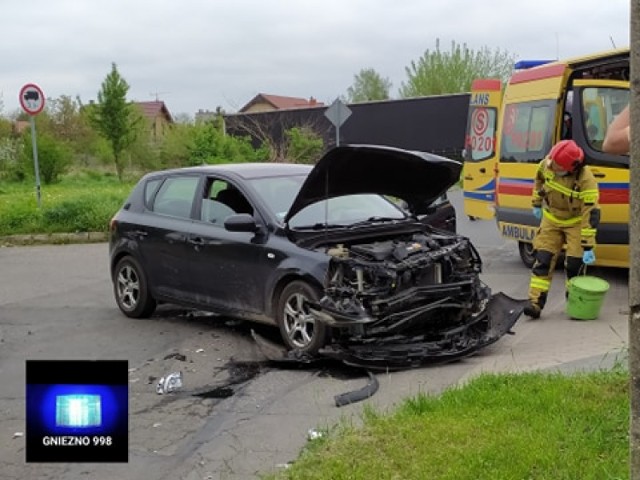 Gniezno. Wypadek na skrzyżowaniu ulic Wierzbowej i Surowieckiego. Kobieta trafiła do szpitala