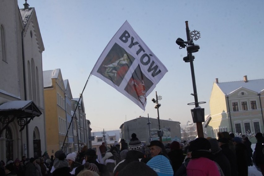 Orszak Trzech Króli przemaszeruje ulicami Bytowa i Nożyna w...