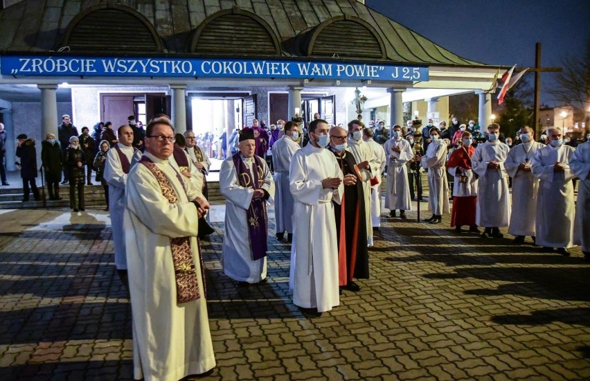 W piątek (26 listopada) odbyło się wprowadzenie zmarłego do...