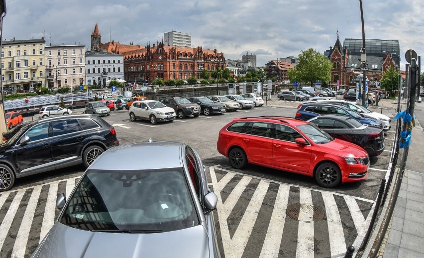 Działkę, na której niegdyś stały dwa spichrze sprzedano w...