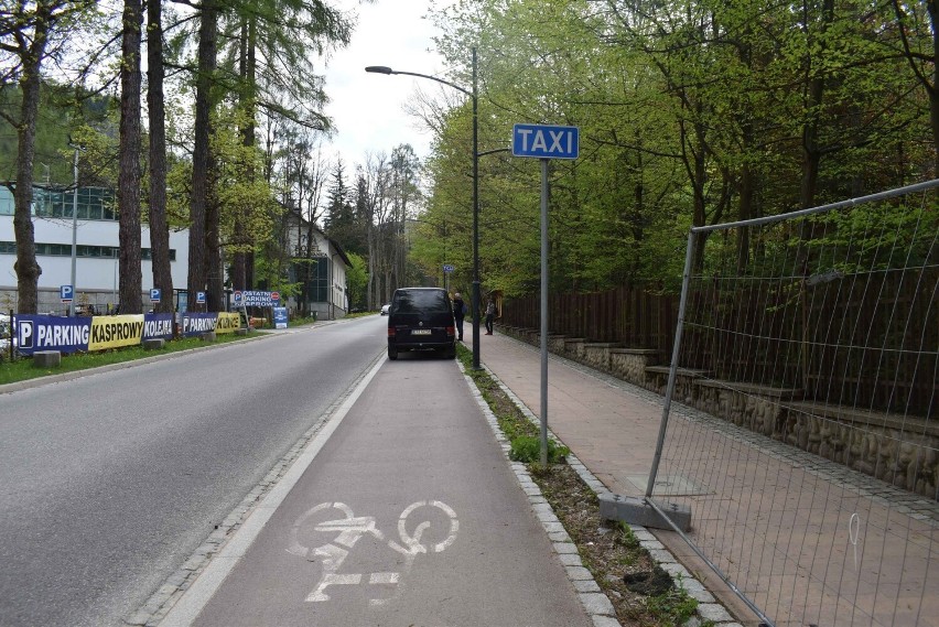 Ścieżka rowerowa do Kuźnic w Zakopanem - w jednym miejscu...