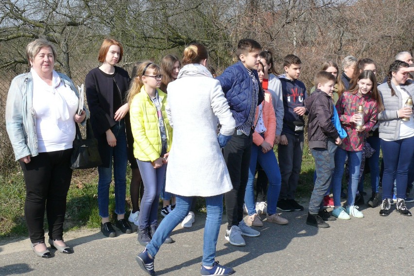 Grupa Rekonstrukcji Historycznej Formacji Granicznej uczciła w Jeziorkach pamięć kpr. Piotra Konieczki i innych bohaterów. Zobaczcie zdjęcia