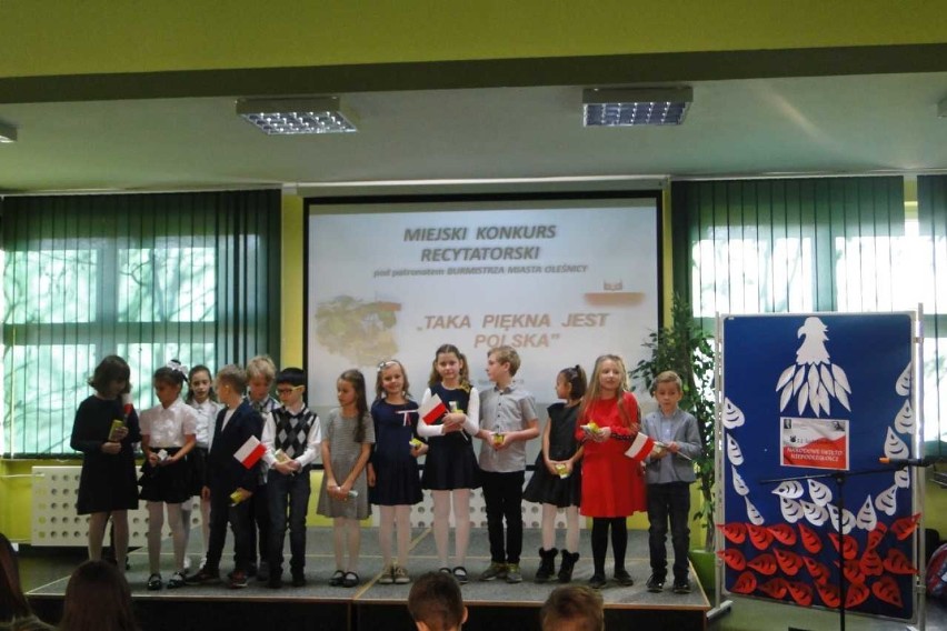 Uczniowie z Oleśnicy recytowali wiersze ojczyźnie