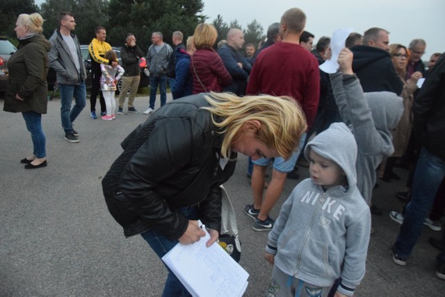 Protest mieszkańców Tychów i Bierunia przy ul.Lokalnej w Tychach