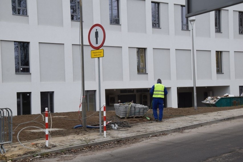 Szpital tymczasowy w Centrum Zdrowia Matki i Dziecka ma...