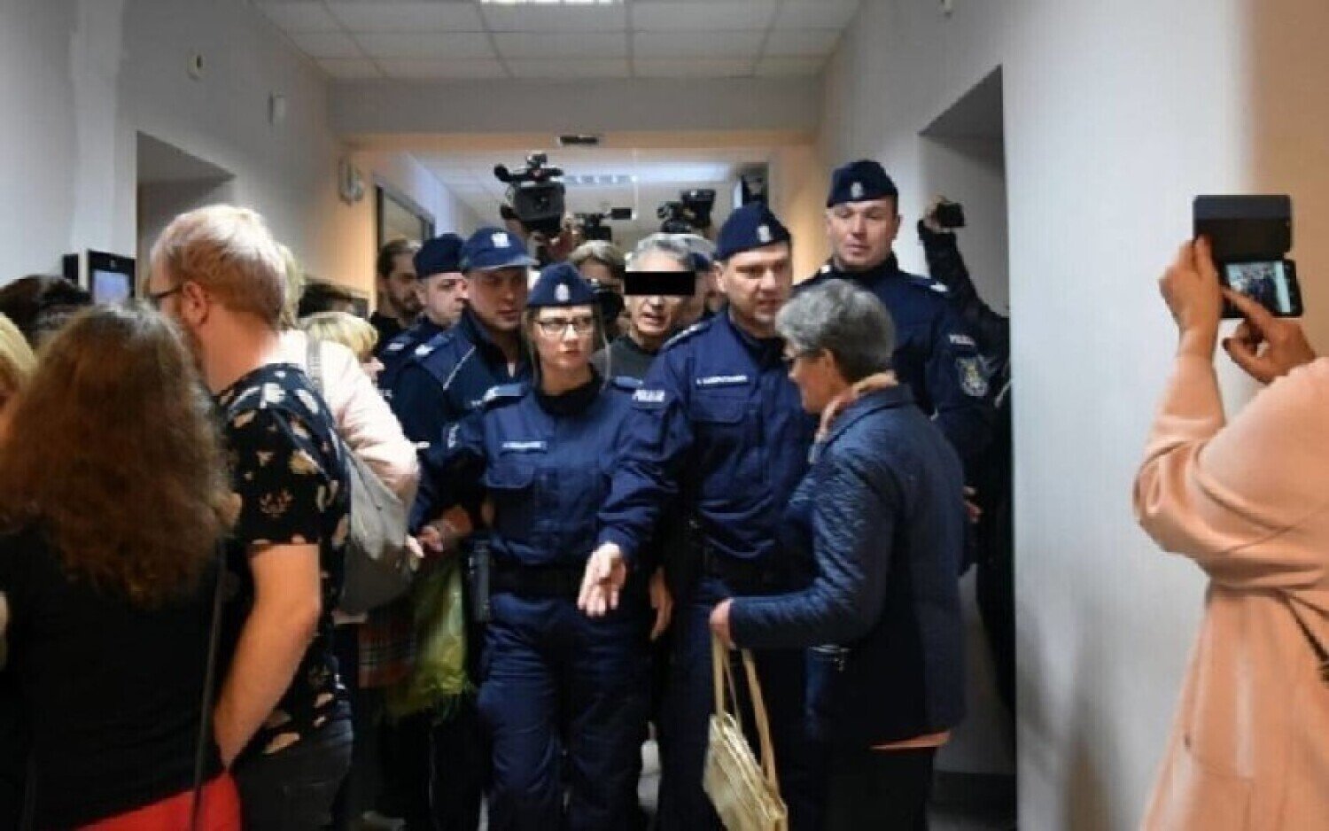 Piotr M., były proboszcz z Ruszowa, trafił wreszcie do więzienia za molestowanie dziewczynek. Został zatrzymany przez policję