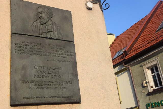 Tablica upamiętniająca pobyt Cypriana Kamila Norwida w Mikołowie