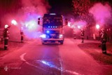 Nowy wóz strażacki dla OSP Magdalenów (gmina Szczerców). Fajerwerki na powitanie