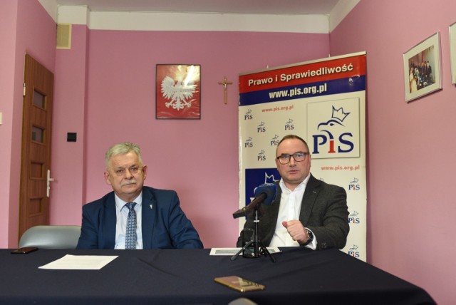 Poseł Aleksander Mrówczyński i Zbigniew Kurzelewski - szef PIS-u w powiecie człuchowskim.