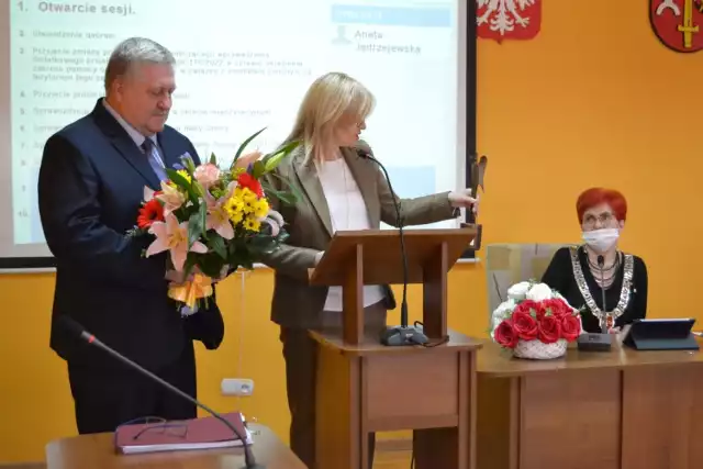 Halina Sztypka, przewodnicząca Rady Gminy Wielgie, odebrała statuetkę „Stalowego Anioła”