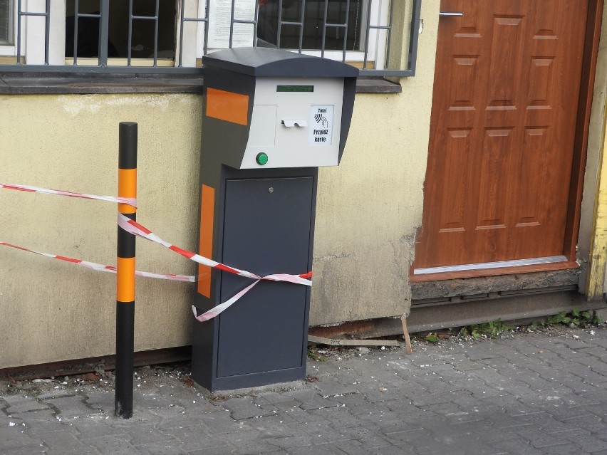 Parkowanie w Wadowicach. Na płatnym automaty, na darmowym mandaty