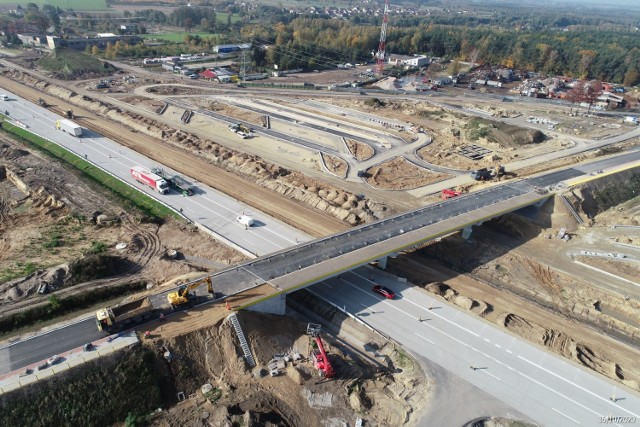 Budowa autostrady A1 w okolicach Radomska (zdjęcia wykonano październiku 2020)