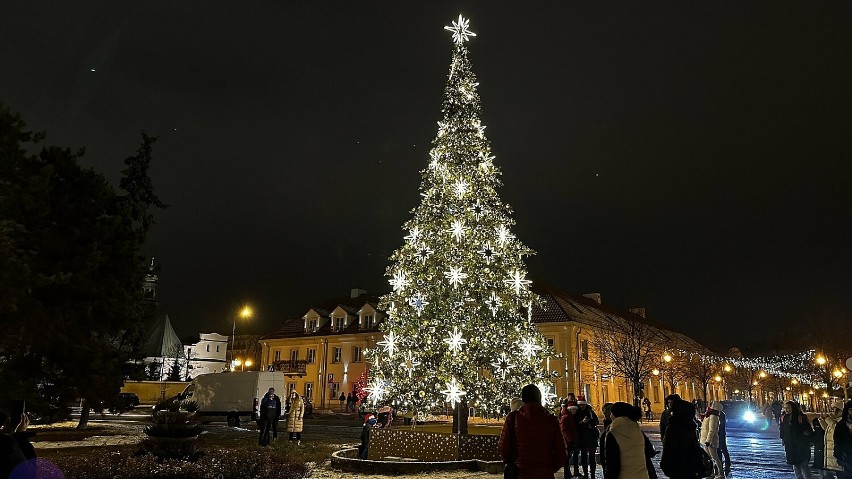 Świąteczne iluminacje 2023 we Włocławku oficjalnie...