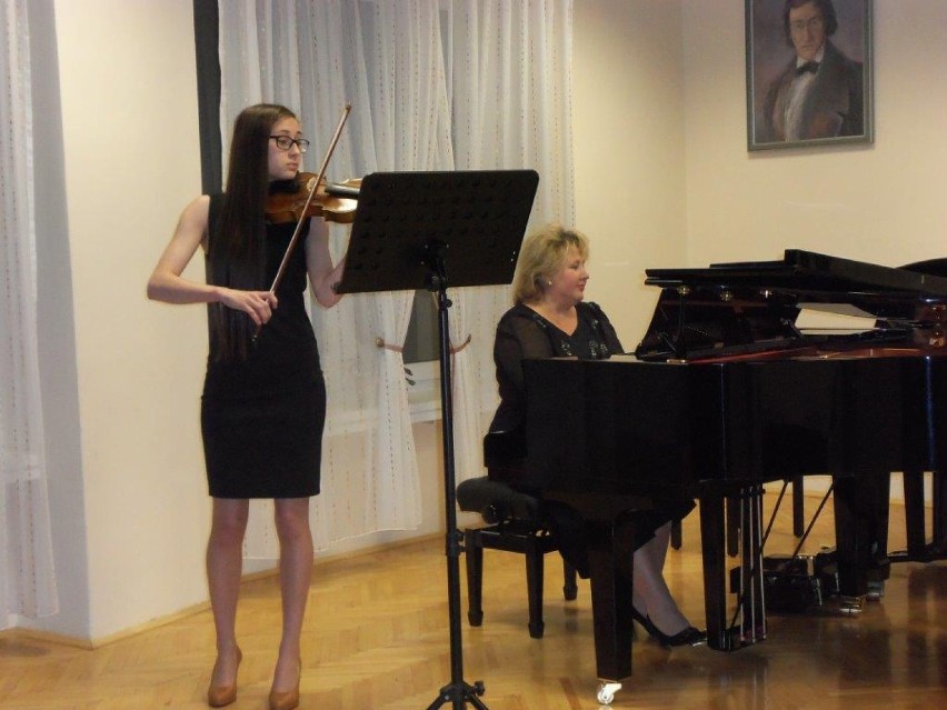 Julitta Bartolewska- skrzypce i Yanina Yagovenko- fortepian