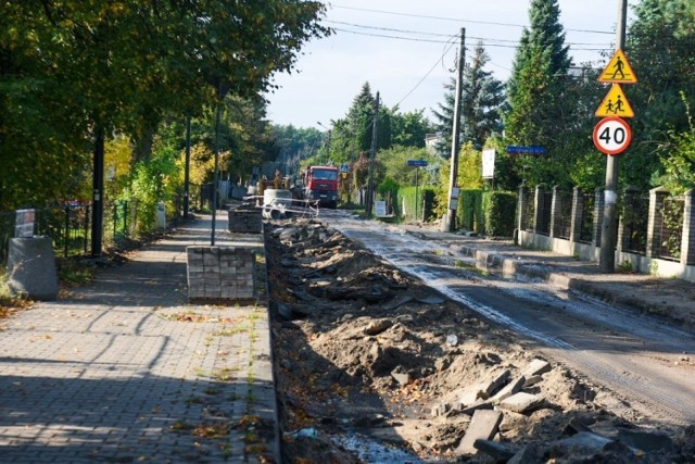 Wkrótce rozpocznie się przebudowa kolejnego odcinka ulicy Gajcego. Sprawdźcie jakie utrudnienia czekają na mieszkańców Andrzejowa.

CZYTAJ NA KOLEJNYM SLAJDZIE>>>>