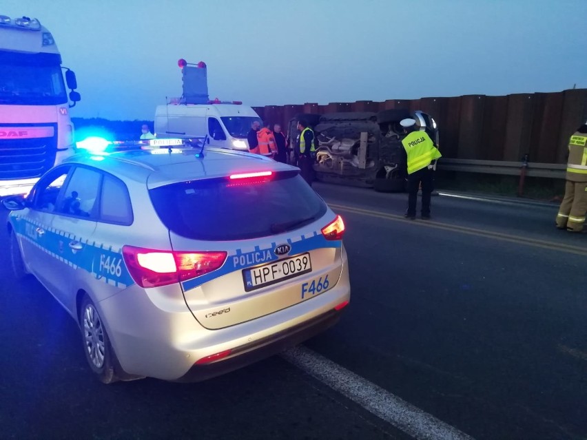 Wypadek na DK 1 w okolicach Kamieńska. 2 osoby ranne