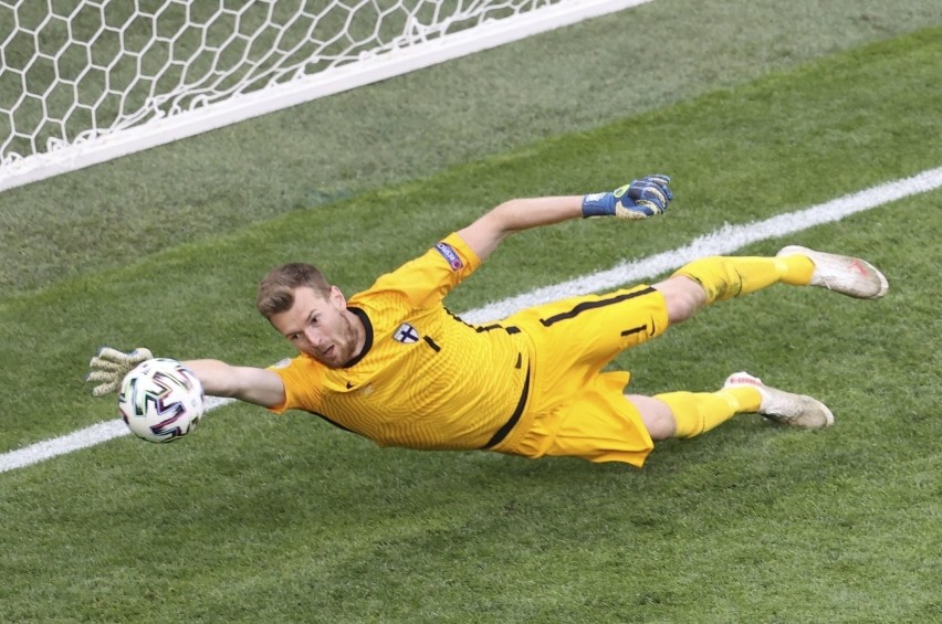 Lukas Hradecky, Finlandia

Czyste konto i obroniony rzut...