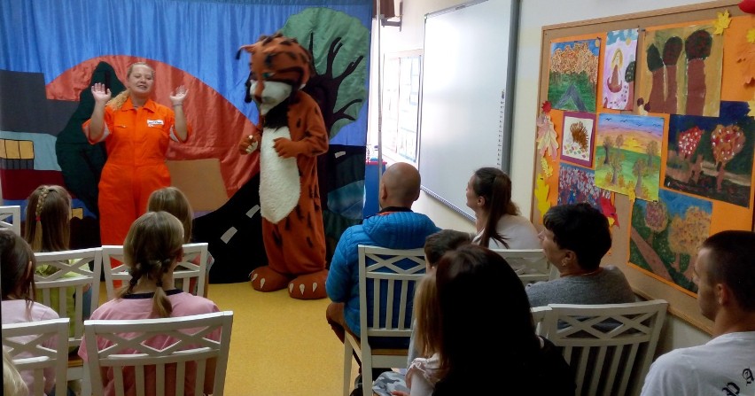 Szkoła szpitalna w Kaliszu zaprosiła małych pacjentów na spektakl edukacyjny [FOTO]