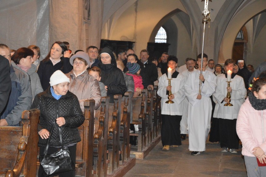 Wśród nowych szafarzy jest siedem sióstr zakonnych oraz 51...