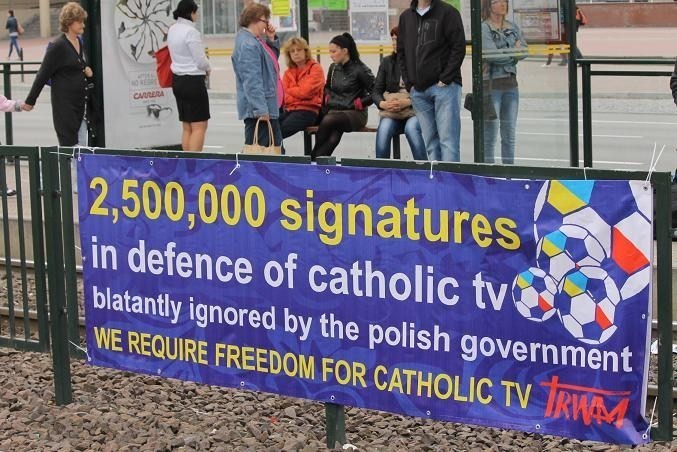 Na ulicach Gdańska.Banery w obronie TV Trwam pojawiły się w centralnych miejscach miasta
