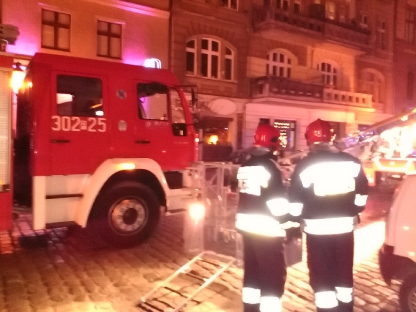 Pożar w Poznaniu - Na Szewskiej zapaliła się sadza w kominie