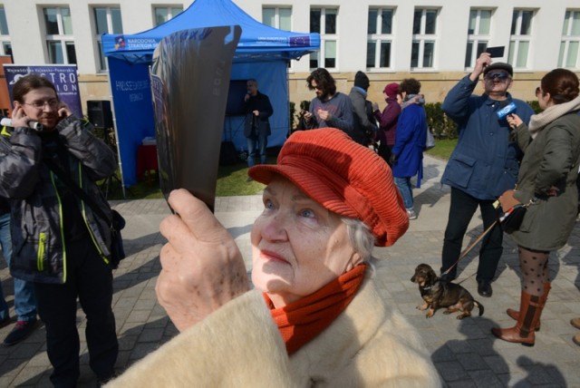 Zaćmienie słońca w Toruniu [ZDJĘCIA]