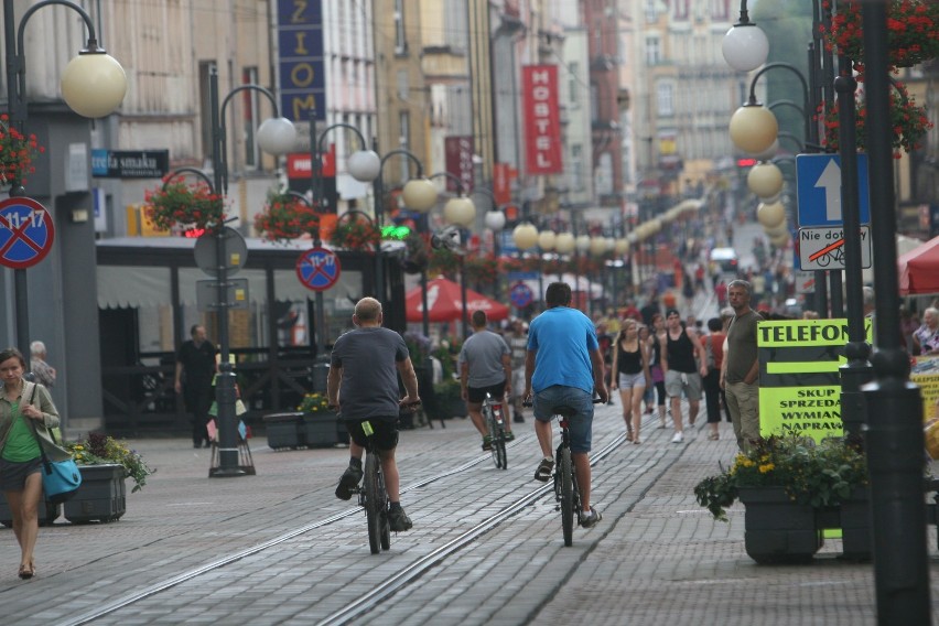 Rowerzyści w Chorzowie mają coraz więcej miejsc do...