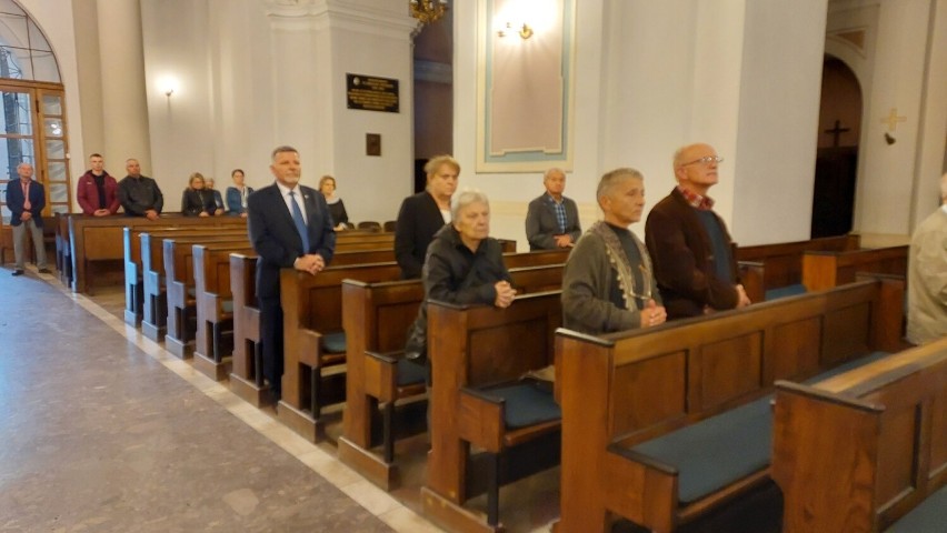 W Ostrowcu Świętokrzyskim uczczono pamięć straconych 81 lat temu mieszkańców. Piękna uroczystość