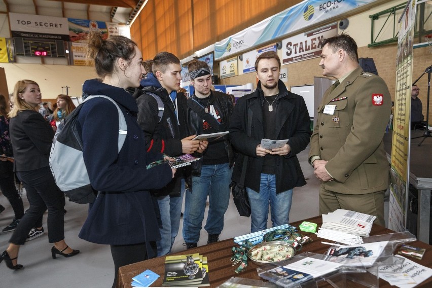 Targi edukacji i pracy w Świeciu przyciągnęły tłumy [zdjęcia]