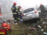 Wypadek w Jaśkach. Zderzyło się auto z ciężarówką [ZDJĘCIA]