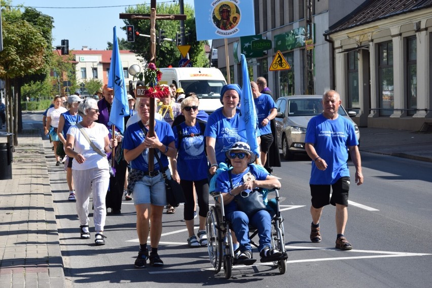 Pielgrzymi z Konina, Turku i Dzierżaw przeszli przez Zduńską Wolę