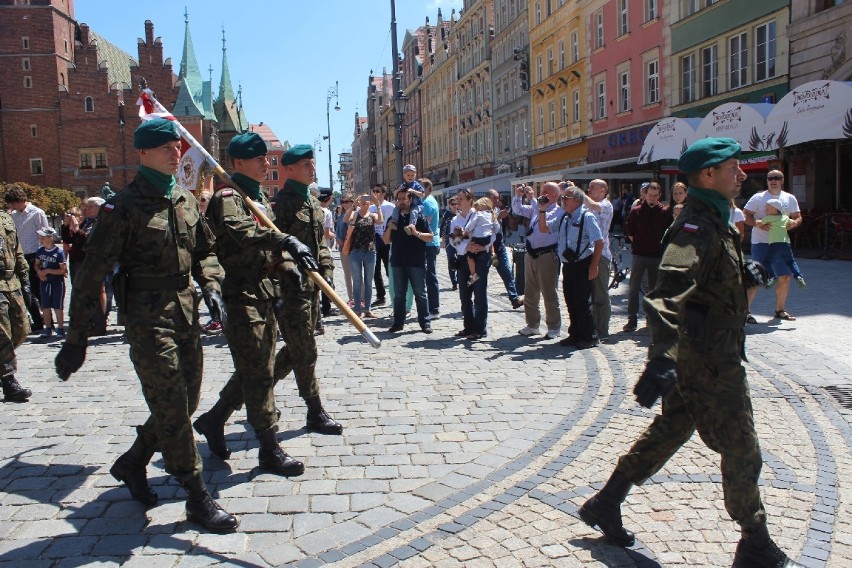 Defilada i uroczystości wojskowe we wrocławskim Rynku [zdjęcia]