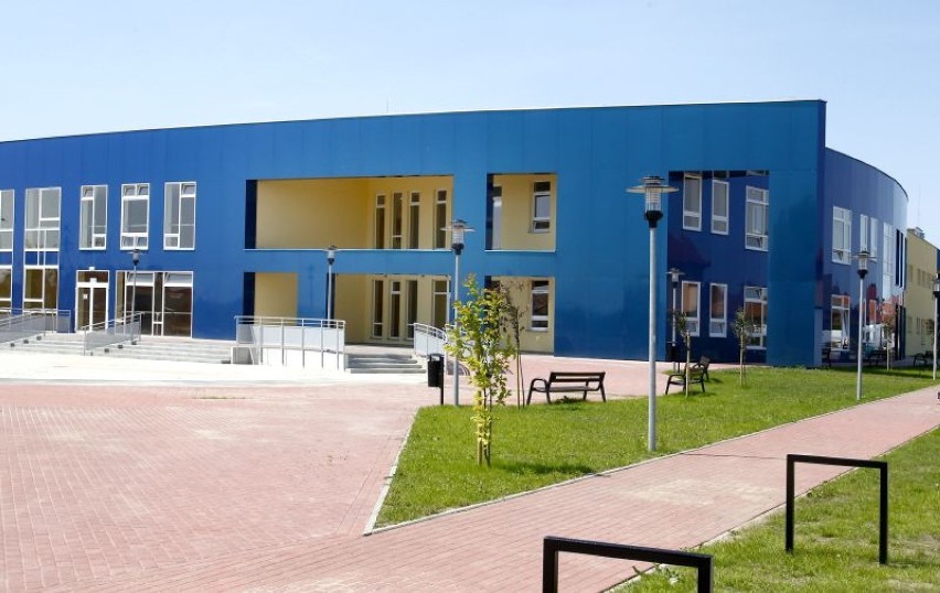 Zakończyła się budowa nowej szkoły podstawowej w Mierzynie....
