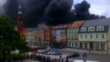Pożar młyna w Starogardzie Gdańskim. Ewakuowano okoliczne budynki [wideo]