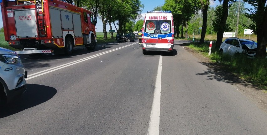Głogów: Zderzenie dwóch aut. Droga w kierunku Żukowic jest zablokowana