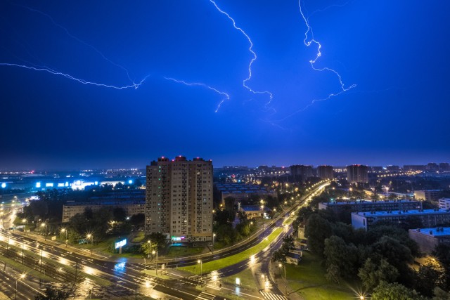 We wtorek nad Poznaniem i Wielkopolską przeszły kolejne burze. W tym tygodniu ma być jeszcze więcej wyładowań atmosferycznych. Istnieje prawdopodobieństwo, że burzom będzie towarzyszyć silny wiatr. 
 
Zobaczcie zdjęcia ostatnich burz ------>