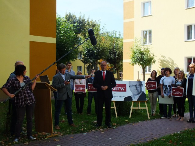 We wtorkowe przedpołudnie Jarosław Czerw, kandydat na burmistrza Kraśnika, zaprezentował swój program i hasło wyborcze