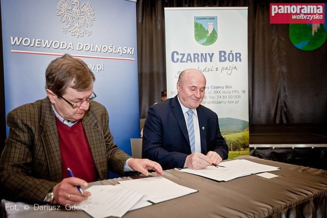Władze Czarnego Boru podpisały umowę z firmą Strabag na wykonanie trzeciego i zarazem ostatniego etapu budowy obwodnicy gminy