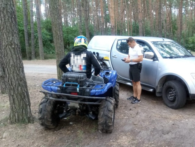 Właściciele quadów często łamią przepisy wjeżdżając na tereny leśne, gdzie wjazd tego typu pojazdów jest zabroniony.