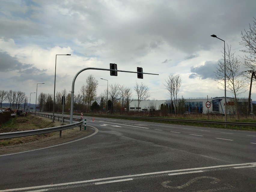 Budowa sygnalizacji na skrzyżowaniu DK8 z ulicą Zajęczą na ukończeniu
